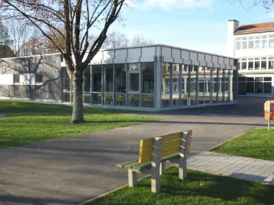 Mensa und Betreuungsgebäude der Schule Amendingen